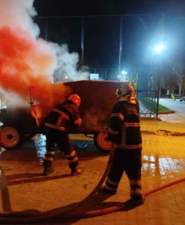 Seyir halindeki araç alev aldı