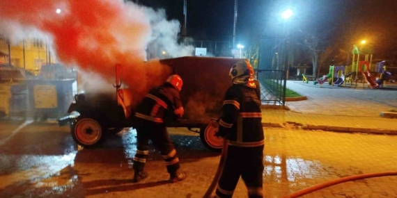 Seyir halindeki araç alev aldı