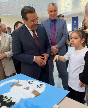 Burhaniye’de özel öğrencilerin düzenlediği bilim fuarı ilgi gördü