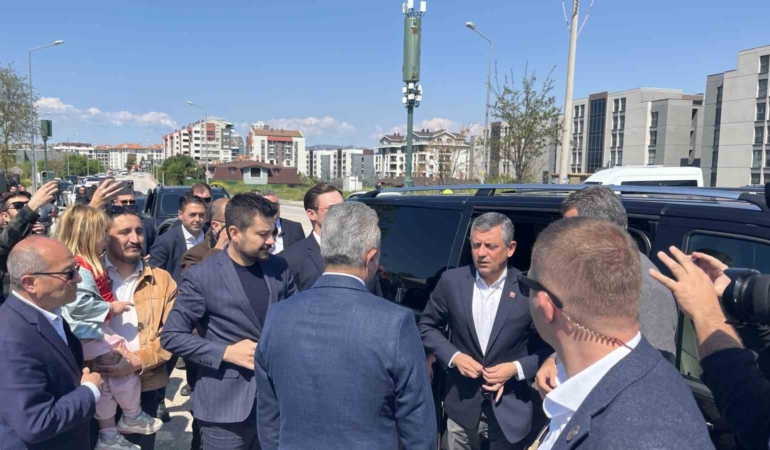 CHP Genel Başkanı Özel, tutuklu Mustafa Bozbey’i cezaevinde ziyaret etti