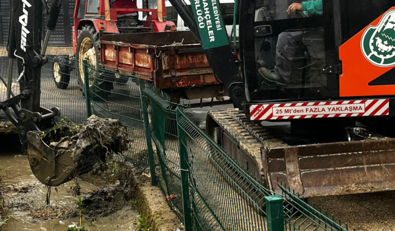 Cerrah’ta sulama kanalları temizlendi