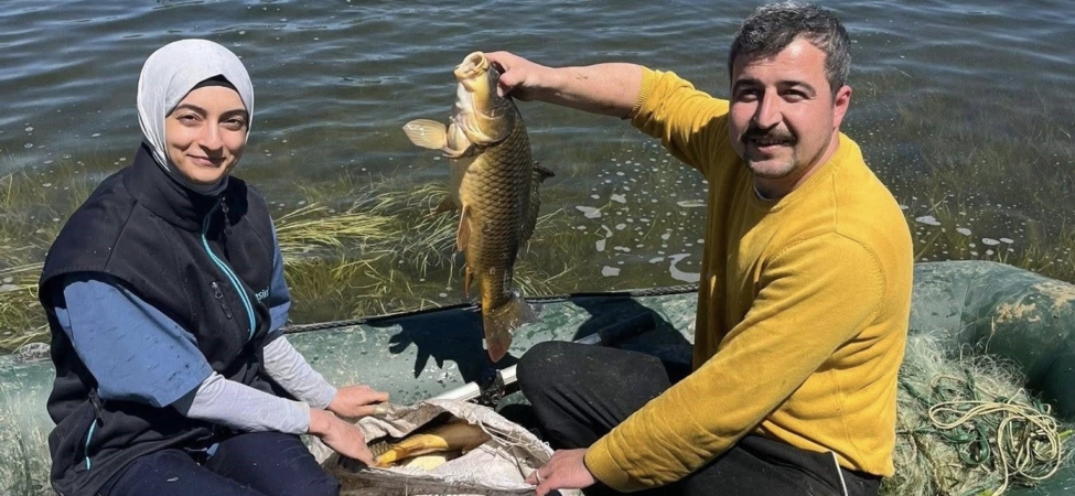 Gölette kaçak avcılığa geçit yok: Yasa dışı ağ imha edildi