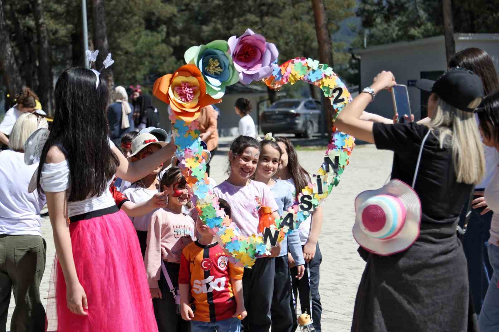 Bursa’da çocuklar patili dostlarla buluştu