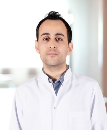 "Gebelik sonrası karın germe için en az 1 yıl beklenmeli"