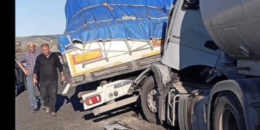 Bozüyük’te 2 tır çarpıştı, 1 yaralı