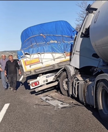 Bozüyük’te 2 tır çarpıştı, 1 yaralı