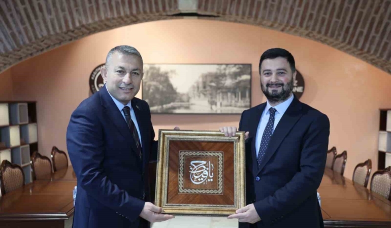 Trabzon Valisi Tahir Şahin’den Kağıthane’ye ziyaret