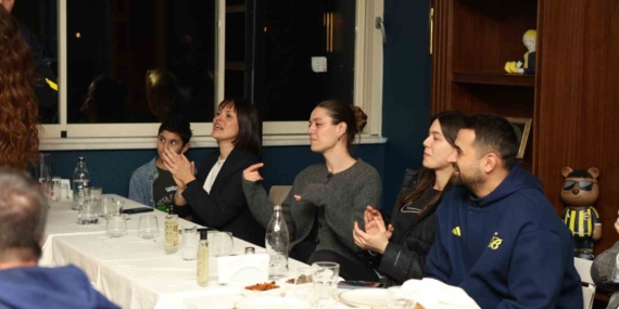 Beyoğlu Fenerbahçeliler Derneği şampiyonları ağırladı