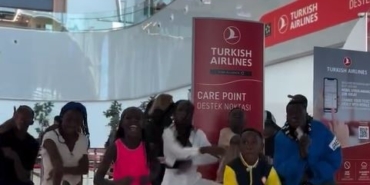 Ugandalı "Hypers Kids Africa" grubundan A Milli Futbol Takımı için özel koreografi
