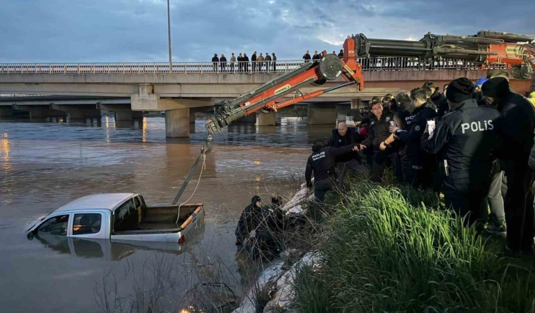 Bursa’da akıntıya kapılan araçtan acı sonuç: Sürücünün cansız bedeni bulundu