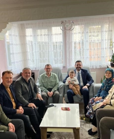 AK Parti heyetinden şehit ailesine ziyaret