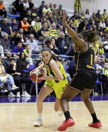 Fenerbahçe seride 2-0 öne geçti
