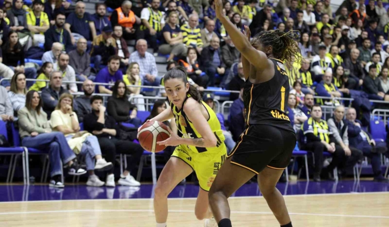 Fenerbahçe seride 2-0 öne geçti