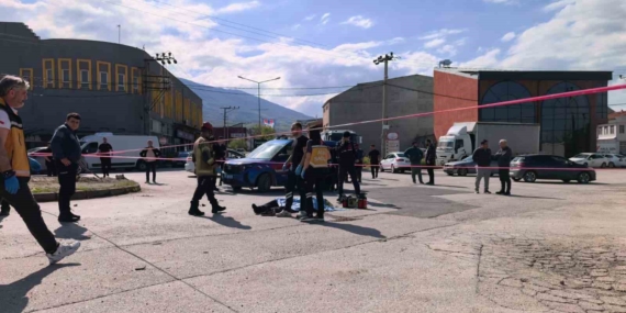 Bursa’da freni patlayan vinç dereye uçtu : Sürücü hayatını kaybetti