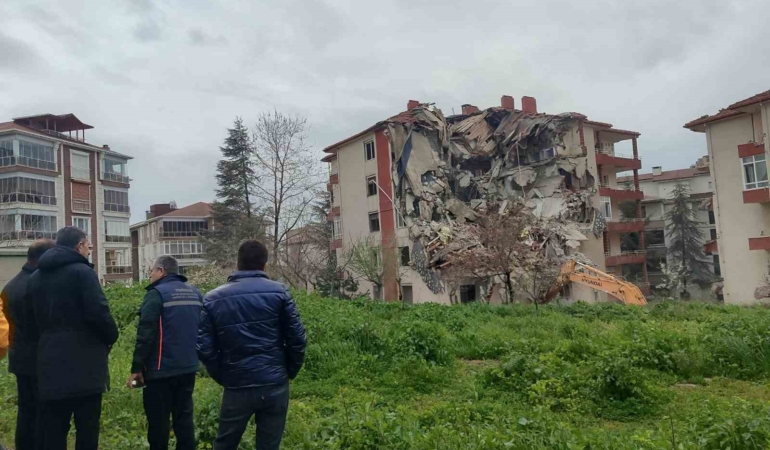 Site için riskli yapı kararı: Dönüşüm süreci başladı