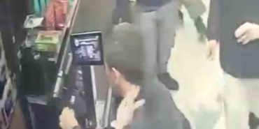 Pendik’te poşet tartışması kavgaya dönüştü: Kadın kasiyerin darbedildiği anlar kamerada