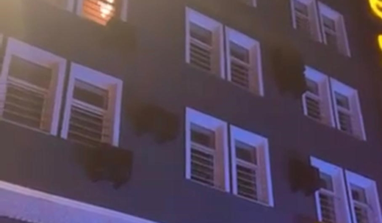 Otel odasındaki yangın itfaiye ve 112’yi alarma geçirdi