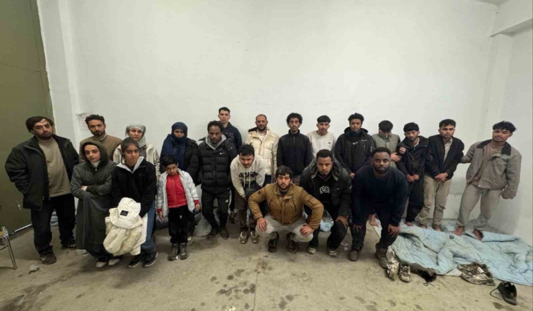 Edirne’de 21 düzensiz göçmen yakalandı