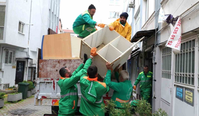 Osmangazi’de çöp eve müdahale