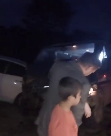 Bursa’da yamaçtan kopan kayalar, araçların üzerine yağdı