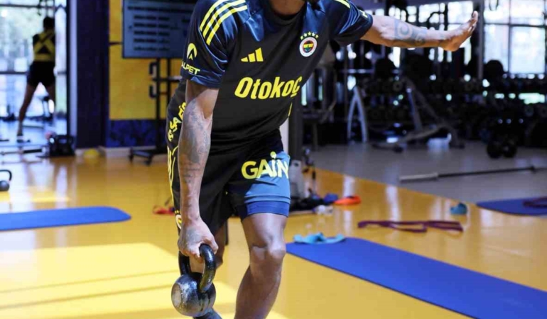 Fenerbahçe, salonda kuvvet çalıştı