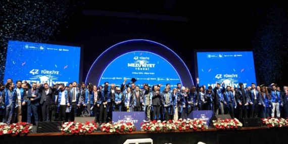 Bakan Kacır, yeni nesil 407 yazılımcı gencin heyecanını paylaştı