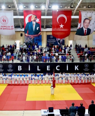 63 ilden 355 sporcu judo şampiyonası için Bilecik’te mücadele ediyor