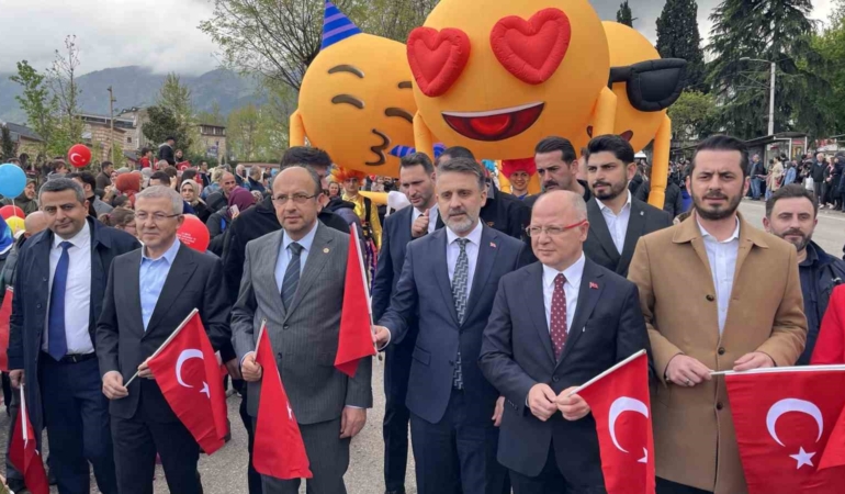 23 Nisan korteji renkli görüntülere sahne oldu
