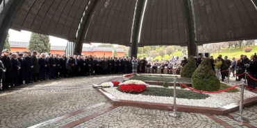 8’inci Cumhurbaşkanı Turgut Özal, vefatının 33’üncü seneyi devriyesinde kabri başında anıldı