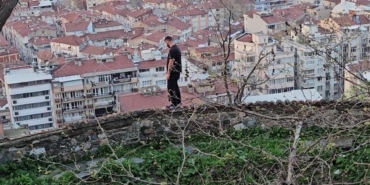 Tophane surlarında korku dolu anlar, 4 saat ikna edilmeye çalışıldı, düştü yaralandı