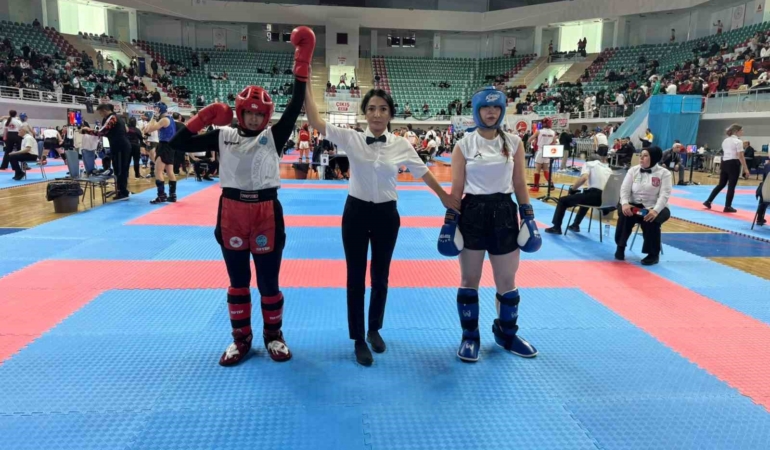 Diyarbakır’da düzenlenen Kick Boks Şampiyonasında Pazaryeri damgası
