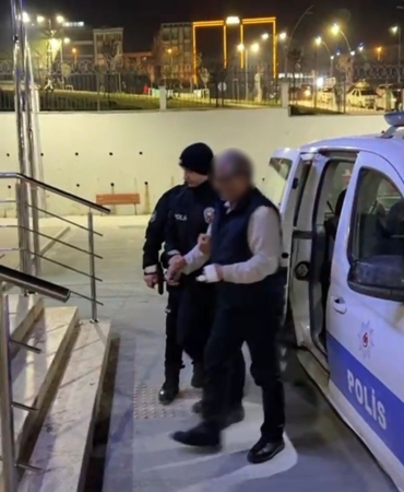 Bulduğu hediye kartlarını harcadığı, yakalanınca ortaya çıktı