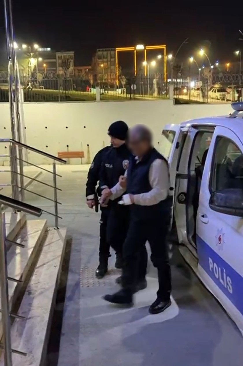 Bulduğu hediye kartlarını harcadığı, yakalanınca ortaya çıktı