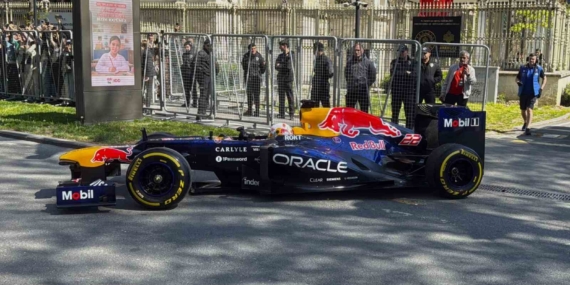 Yuki Tsunoda’dan, İstanbul sokaklarında gösteri sürüşü