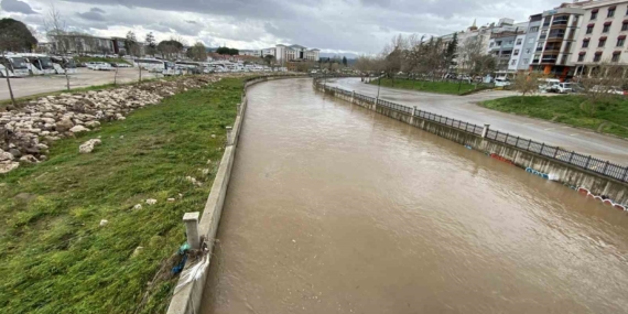 Çanakkale’de taşan Kocabaş Çayı normale döndü