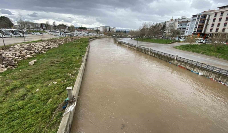 Çanakkale’de taşan Kocabaş Çayı normale döndü
