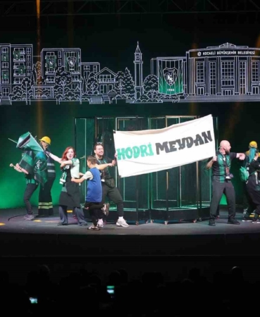 Kocaelispor’un 60. yılında "Efsane Forma" tiyatro oyunu sahnelendi