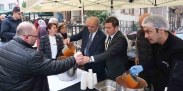 Başkan Aydın’ın cuma durağı Muradiye Mahallesi oldu