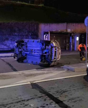 Kağıthane’de alkollü sürücü viyadükte kazaya neden oldu: Cip yan yattı