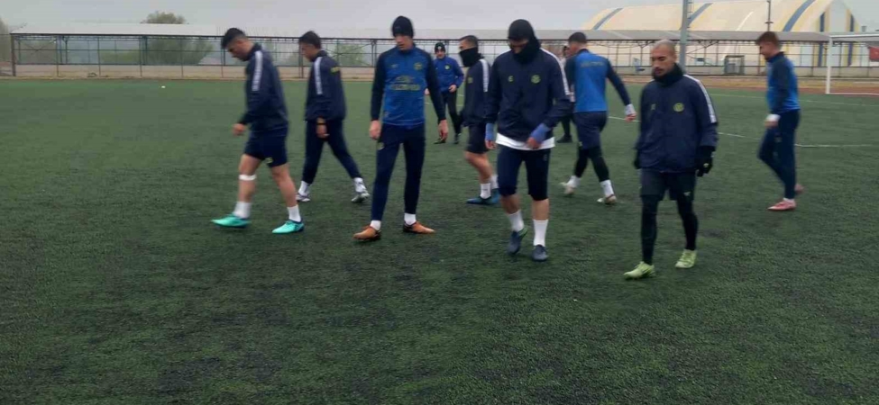 Söğütspor hazırlıklarını sürdürüyor