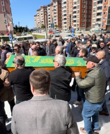 Edirne’de 5’inci kattan düşen çocuk toprağa verildi