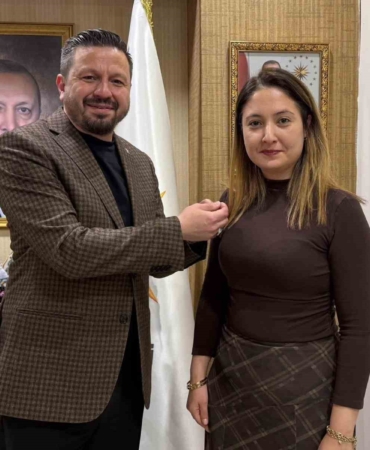 CHP Karesi İlçe Kadın Kolları Başkanı Sabiha Gören AK Parti’de