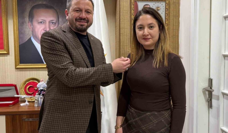 CHP Karesi İlçe Kadın Kolları Başkanı Sabiha Gören AK Parti’de