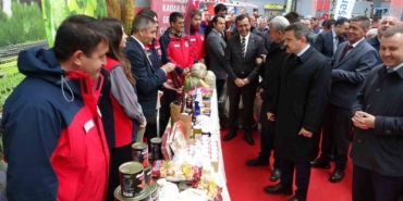 Ezine’de 3. Gıda, Hayvancılık ve Tarım Teknolojileri Festivali’ne yoğun ilgi