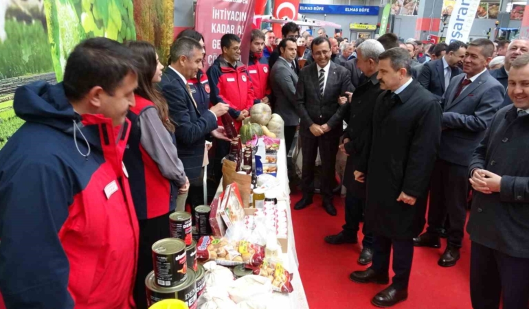 Ezine’de 3. Gıda, Hayvancılık ve Tarım Teknolojileri Festivali’ne yoğun ilgi