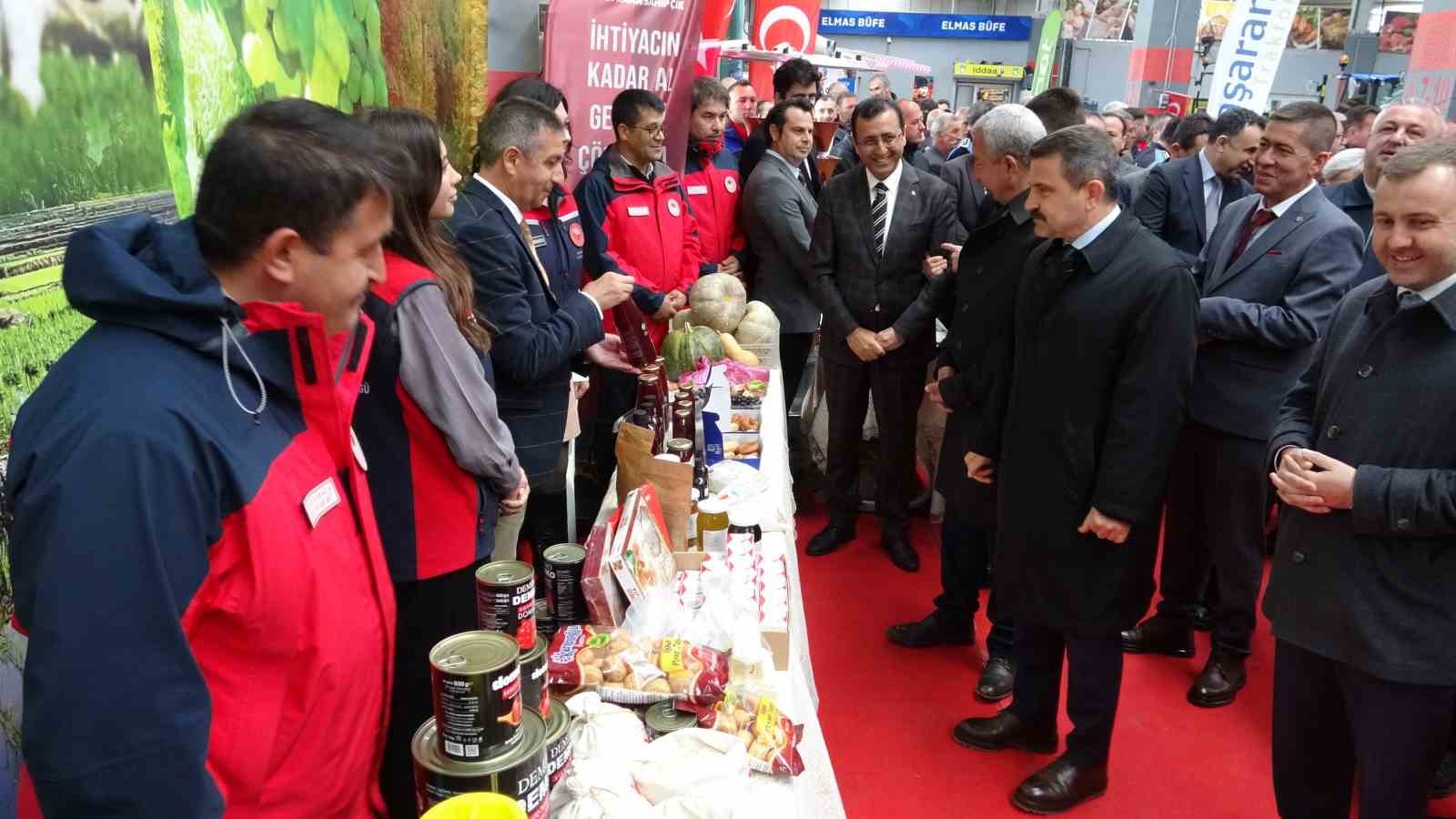 Ezine’de 3. Gıda, Hayvancılık ve Tarım Teknolojileri Festivali’ne yoğun ilgi