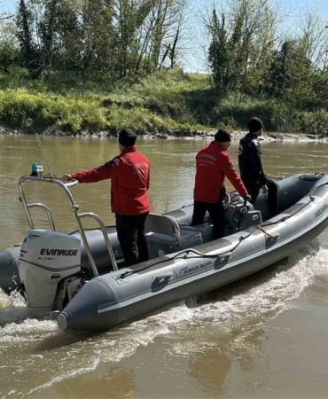 39 kişilik ekip seferber oldu: Nehre düşen küçük çocuktan 4 gündür iz yok