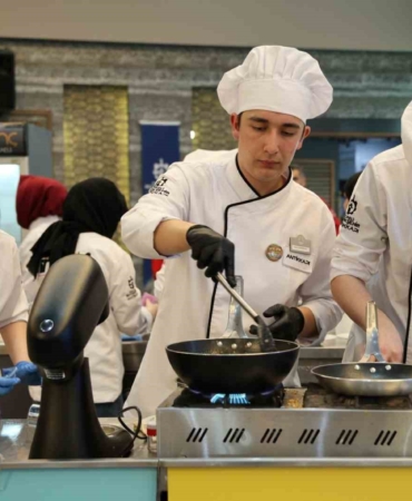 Liseli şefler "Gastro Genç 2026" ile yeteneklerini sergiledi