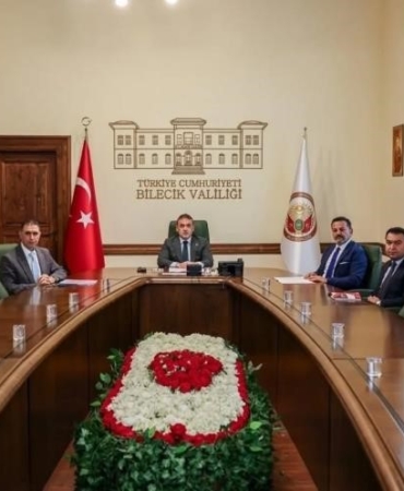 Vali Sözer ve İl Müdürü İlhan çevrim içi toplantıya katıldı