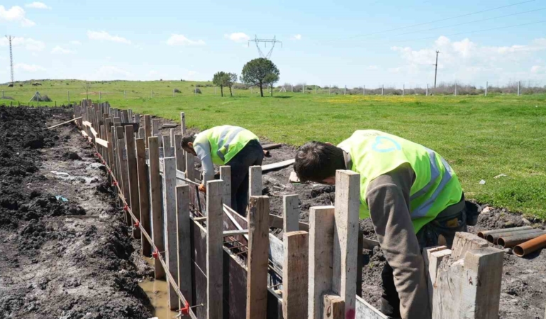 Akın gençlerin sesini duydu, mahalleler yeşil sahaya kavuştu